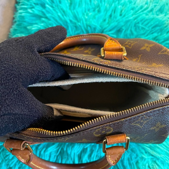 authentic Louis Vuitton speedy 25 - Picture 11 of 14